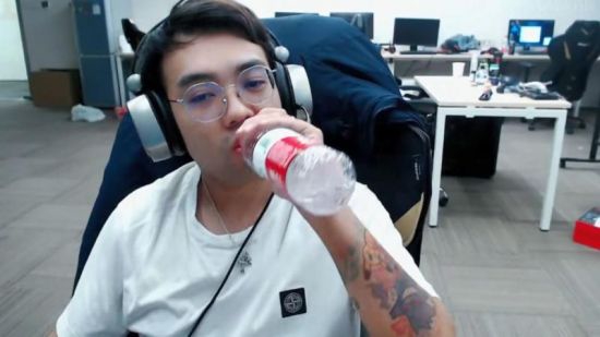 风暴英雄中的暗黑3角色为何只穿白装